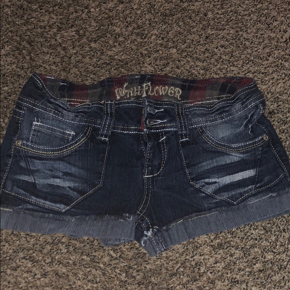 Wallflower Shorts - Picture 1 of 4